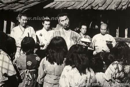 黑泽明 七武士 黑泽明的“武”与“道”——评《七武士》（原创影评） 七武士影评