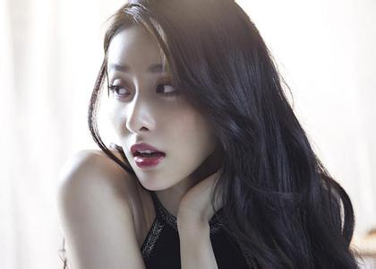 女生可爱的脸部小动作 女生有这三个小动作，说明她爱你很深