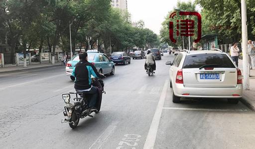 瓦房店人工湖湿地公园 两男子夜晚到公园人工湖电鱼身亡