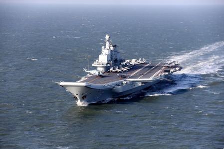 中国海军辽宁舰 日本造两栖舰与辽宁舰决战 中国海军如何应对？