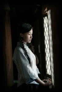 小轩窗 独依轩窗,思阑珊【情感美文】