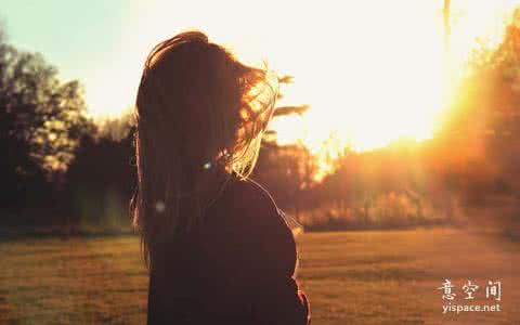 别让我的心为你流泪 当我为你流泪的时候，因为我还深爱着你