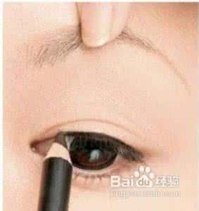 眼线液画不出来 怎么画眼线 怎样画出漂亮的眼线 精