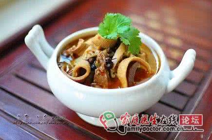 羊肉汤好还是羊杂汤好 大西北【草原羊杂汤】:羊肉一身都是宝,鲜辣开胃羊杂汤制作攻略