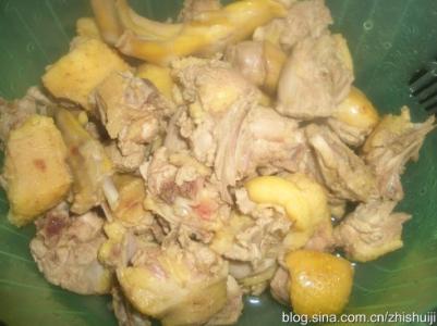 湘菜啤酒鸭的做法 啤酒鸭是哪里的菜 我最喜欢做的菜，啤酒鸭，因为还可以喝半瓶