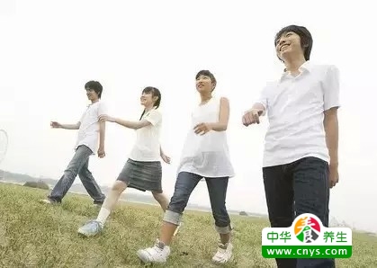 治疗便秘的有效方法 便秘怎么办 有效治疗便秘的走路健身方法