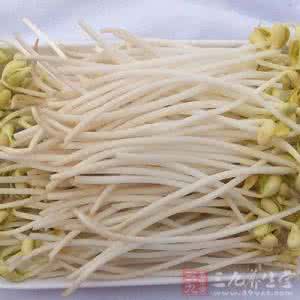 新鲜黄花菜有毒吗 新鲜的黄花菜比砒霜还毒,这是真的吗?
