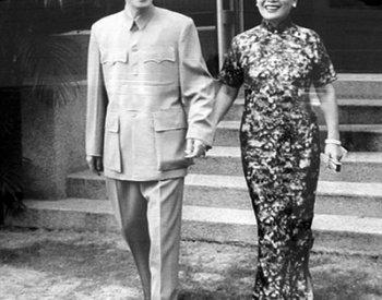 穿越到民国搞宋美龄 宋美龄反对女性穿长裤是为什么？