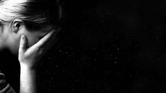 美国乐坛四小天后 她是乐坛天后,却因抑郁症曾瘦成排骨精,消失的3年到底经历了什么!?