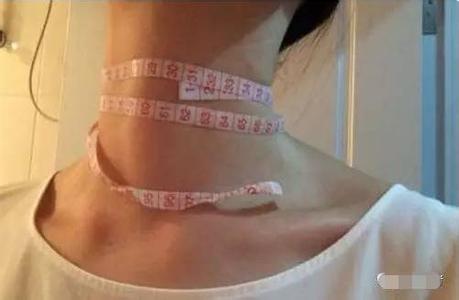 舌下血管瘤 舌下血管瘤 舌下有紫筋，血管危险大！每天喝一杯，血管干净，病痛少！人人都需要