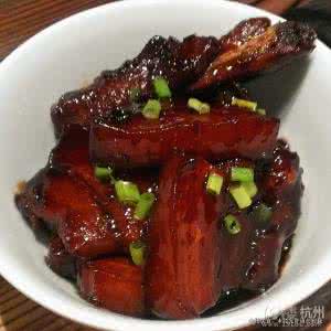 粽叶红烧肉 用粽叶煨出来的家常红烧肉