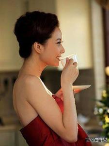 孙茜产后复工气色红润 养血排毒 红润气色必知的美味食谱