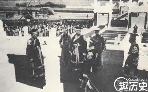 袁世凯称帝过程简介 袁世凯的简介 袁世凯成为大总统为何还要称帝