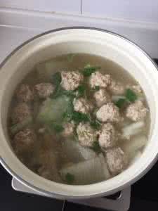 冬瓜汆丸子的家常做法 冬瓜汆丸子汤的做法
