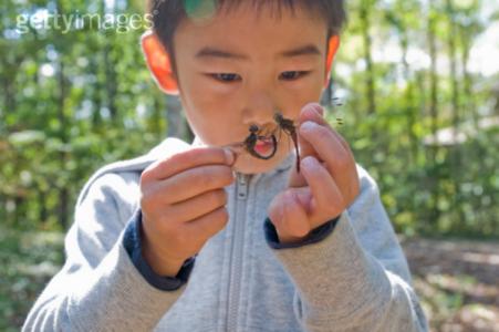 纯真的眼神 形容小孩子纯真的眼神 教你怎么抓住小孩子的自然神态  纯真宝宝怎么拍