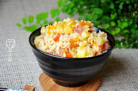 电饭锅花样焖米饭 电饭锅做一锅冬季滋补祛寒的花样米饭--培根土豆焖饭