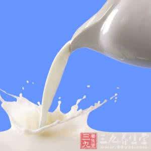 鲜奶吧奶源 洋牛奶冲击国产生鲜奶 国产奶源差