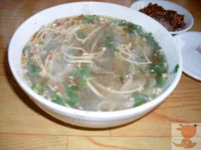 如何煨牛肉汤 煨牛肉汤的做法