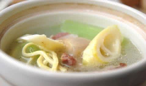 咸肉蒸千张 【千张咸肉笋片汤】鲜掉眉毛的春日靓汤