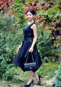 气质淑女连衣裙 宽缘帽 尽显优雅的淑女气质