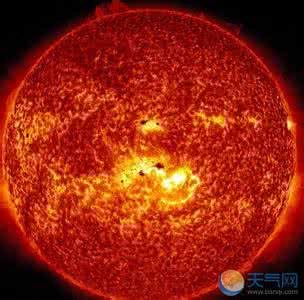 太阳系的诞生 太阳系的诞生 一、太阳的诞生和SiO2的形成