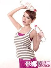 抹胸吊带裙的制作视频 四招甩掉难看蝴蝶袖 夏天吊带抹胸任你穿