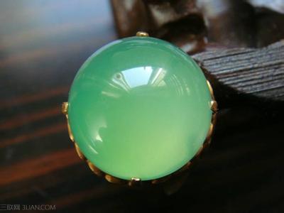 青金石介绍 青金石的介绍及象征意义