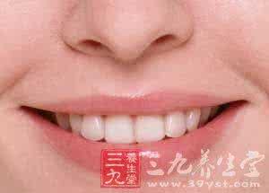 牙龈癌 蛀牙诱发牙龈癌 下巴被全切
