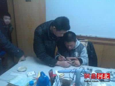 重度脑瘫残疾人视频 重度脑瘫残疾人视频 永不放弃,单身妈妈花29年把重度脑瘫儿送进哈佛