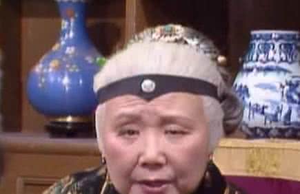 贾母为什么喜欢贾宝玉 贾宝玉随贾母前往宁府 贾母为何纵容贾宝玉与女孩子们厮混不管不顾?