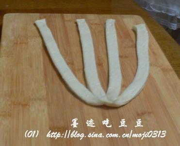 四股辫子面包 早餐不愁了！中种四股辫面包，手把手教你编，学不会都说不过去！
