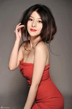 极品女房东:小美女爬错床