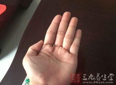能不能给手指抽脂 手指的间距看你此生能不能成功