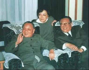 邓颖超是邓小平的亲姐 解密：邓小平亲点江泽民为军委主席的真正原因