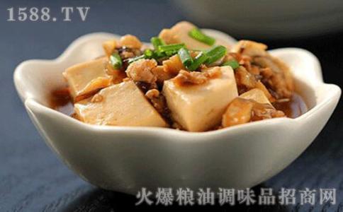 香菇炒豆腐 哇!香菇和豆腐炒在一块真的太香了,赞一个!