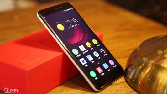 n4手机保护框 360n4啥颜色好看 360手机N4有几种颜色？360手机N4黄色/红色和白色哪个好看？