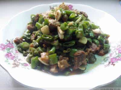 烫面饼子的做法大全 西府小吃——烫面饼子卷青椒臊子