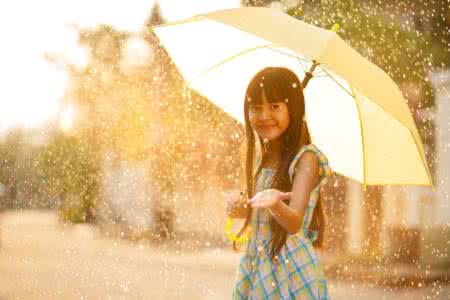 雨中的微笑议论文 雨中的微笑