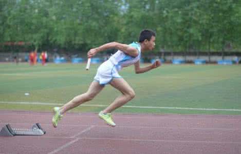 学会自我保护高中作文 让孩子学会跑步中自我保护