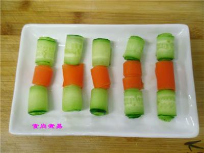 虾仁炒黄瓜胡萝卜做法 图解胡萝卜黄瓜卷的做法