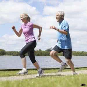 糖尿病 慢跑 糖尿病运动锻炼有窍门 步行和慢跑可交替进行