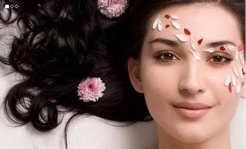 容颜易老 韶华易逝 容颜易老 韶华易逝 长皱纹可不仅是容颜退逝 更可能隐藏着这些疾病