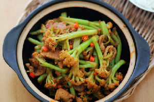 干锅菜花 拯救食欲下饭菜——干锅菜花
