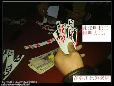 乡下人城里人外国人 城里人看不起乡下人 他没钱被亲戚看不起，25岁开奔驰S600回乡下，叔叔见到后悔.......