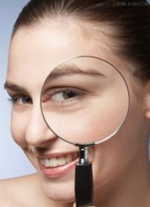 自制眼膜去皱 在家自制眼部去皱眼膜的方法