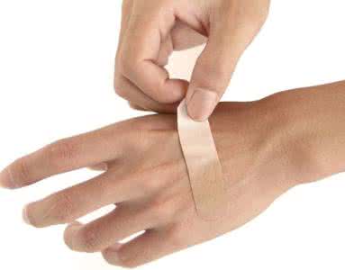 创口贴和伤口粘住了 哪些伤口不合适用创口贴