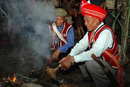 佤族祭祀 佤族祭祀 佤族人是怎样祭祀“龙摩爷”的