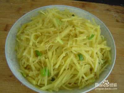 家常菜土豆丝的做法 素炒土豆丝 美味的家常菜轻松做