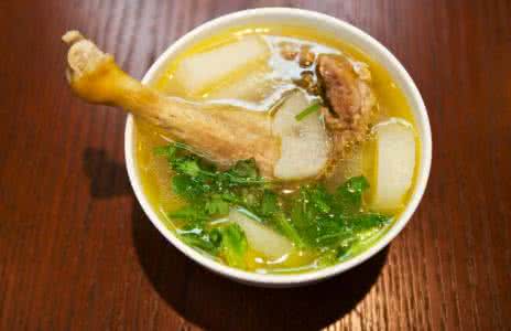 山药老鸭汤 冬季最滋补的山药老鸭汤怎么做？养胃暖胃汤