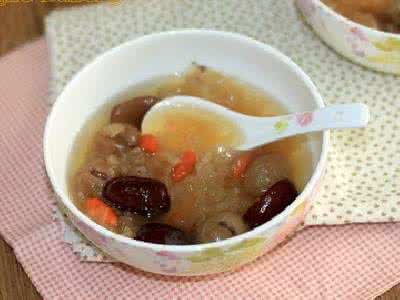 产妇坐月子食谱 【产妇食谱】图荐《90道坐月子炖补食谱大全》